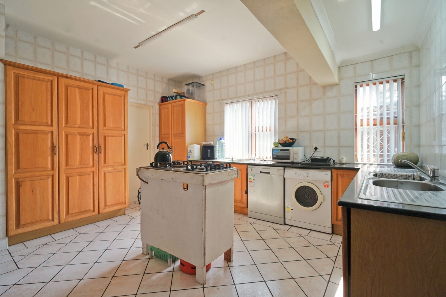 5 Bedroom Property for Sale in Winterstrand Eastern Cape